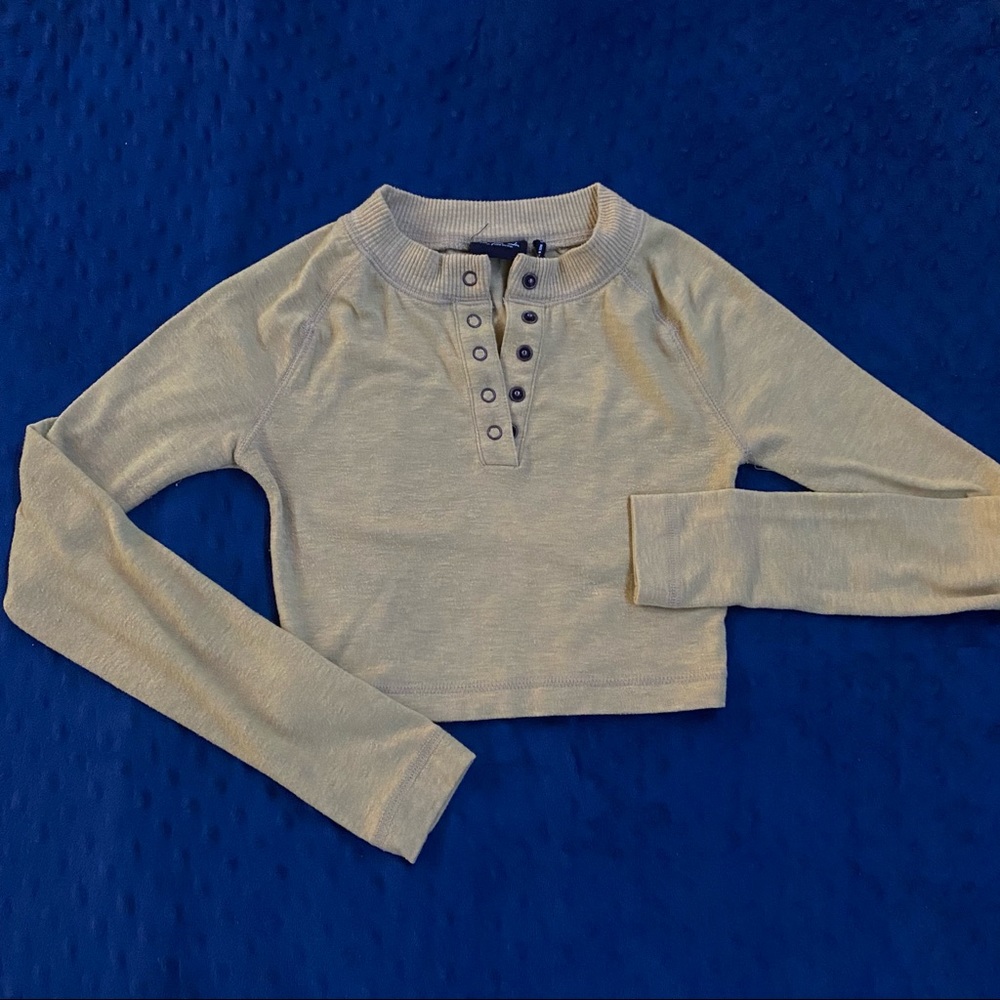 Cropped Urban Outfiters Top